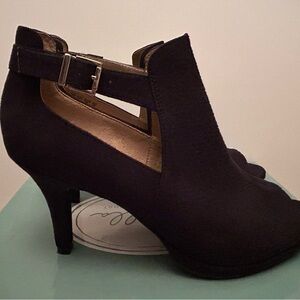 Black suede peep toe heels - size 9